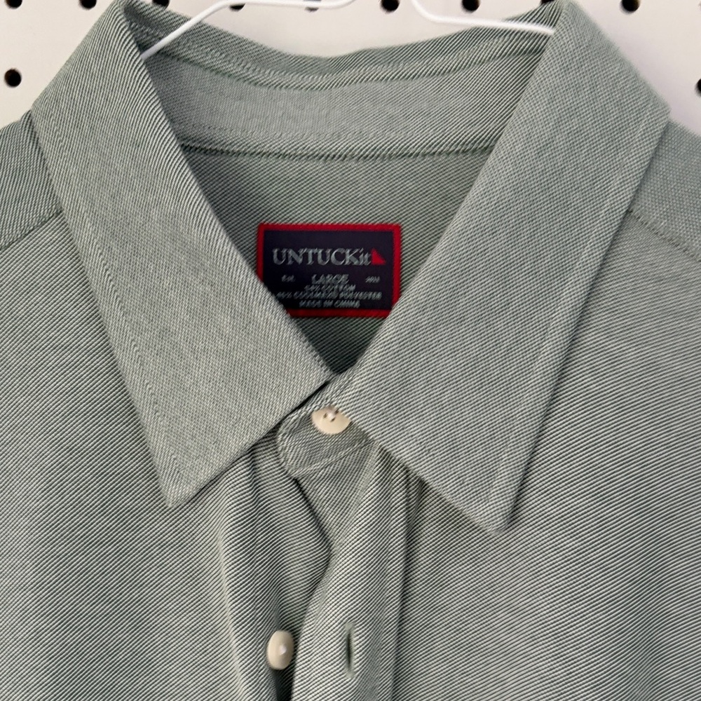UNTUCKit Men's Casual Sage Button Down Shirt